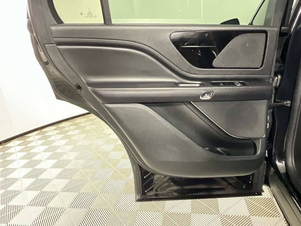 Used 2023 Lincoln Aviator 2WD w/ Premium Package image 27