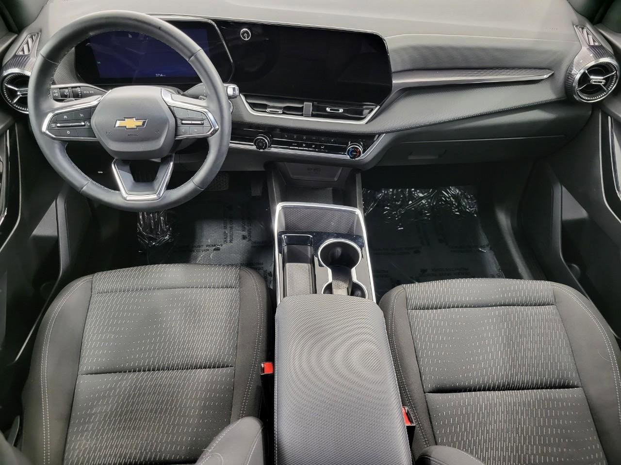 Used 2025 Chevrolet Equinox LT w/ Safety and Technology Package image 6