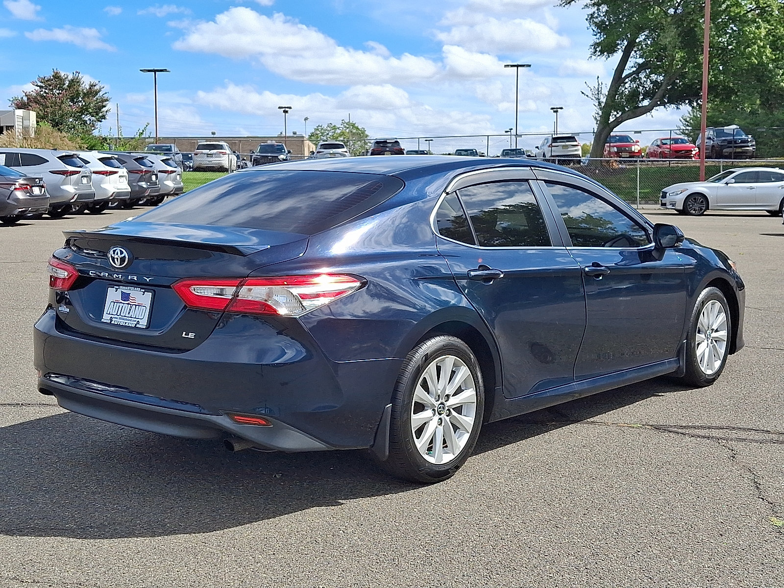 Used 2018 Toyota Camry LE w/ Convenience Package FWD image 7