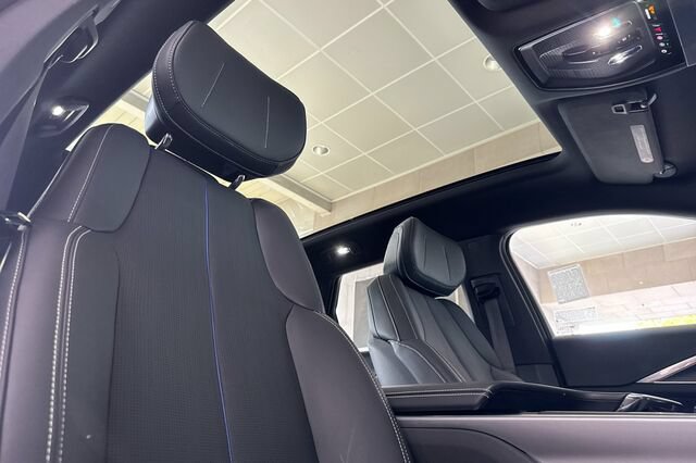 Certified 2024 Cadillac Lyriq Luxury AWD/4WD image 17