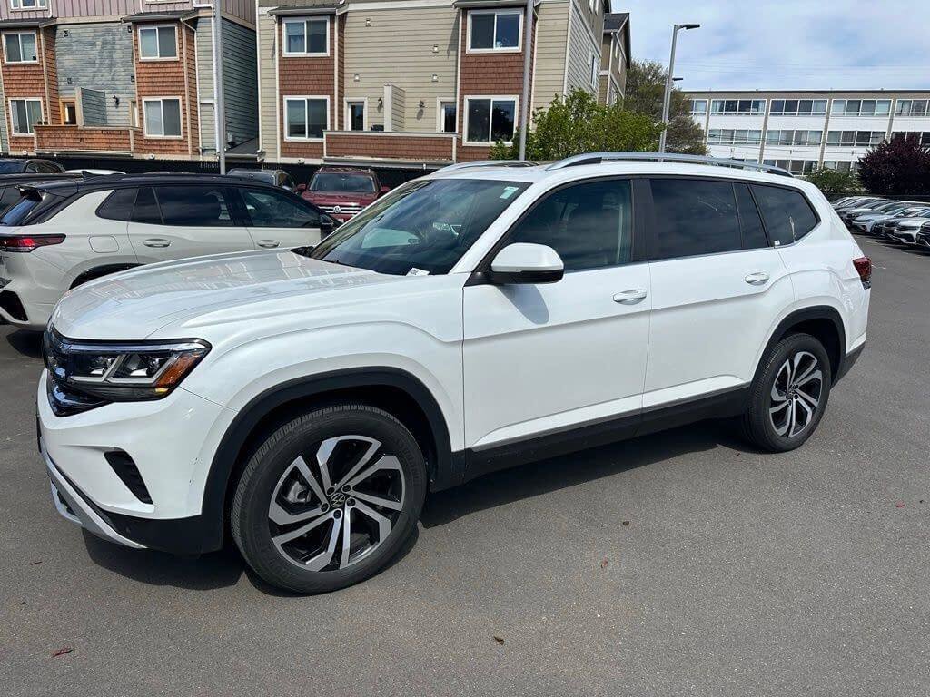 Used 2023 Volkswagen Atlas SEL AWD/4WD image 3