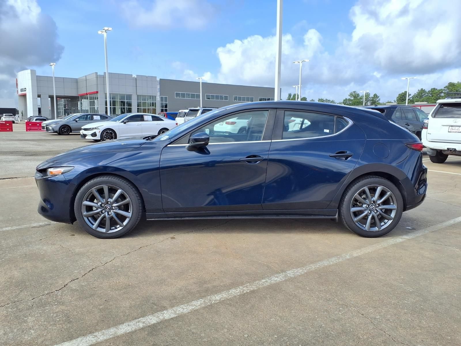 Used 2021 MAZDA MAZDA3 s FWD image 9