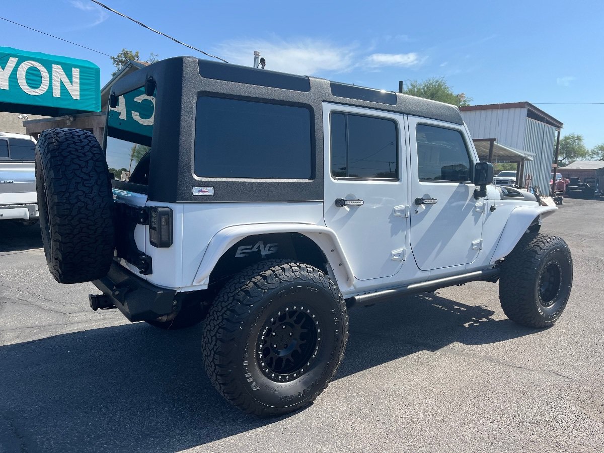Used 2018 Jeep Wrangler Unlimited Rubicon w/ Connectivity Group AWD/4WD image 4