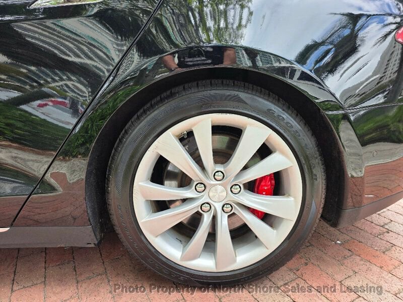 Used 2015 Tesla Model S P90D image 19