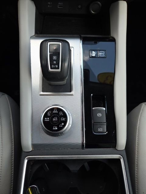 Used 2023 Mitsubishi Outlander SEL AWD/4WD image 19