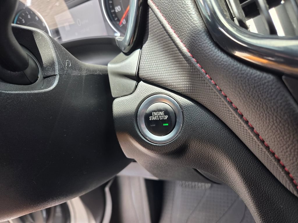 Used 2023 Chevrolet Equinox RS FWD image 28