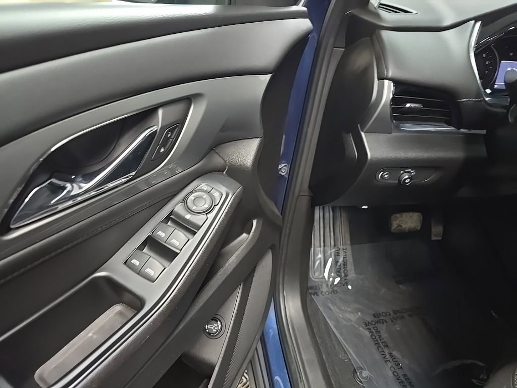 Used 2023 Chevrolet Traverse LT image 27