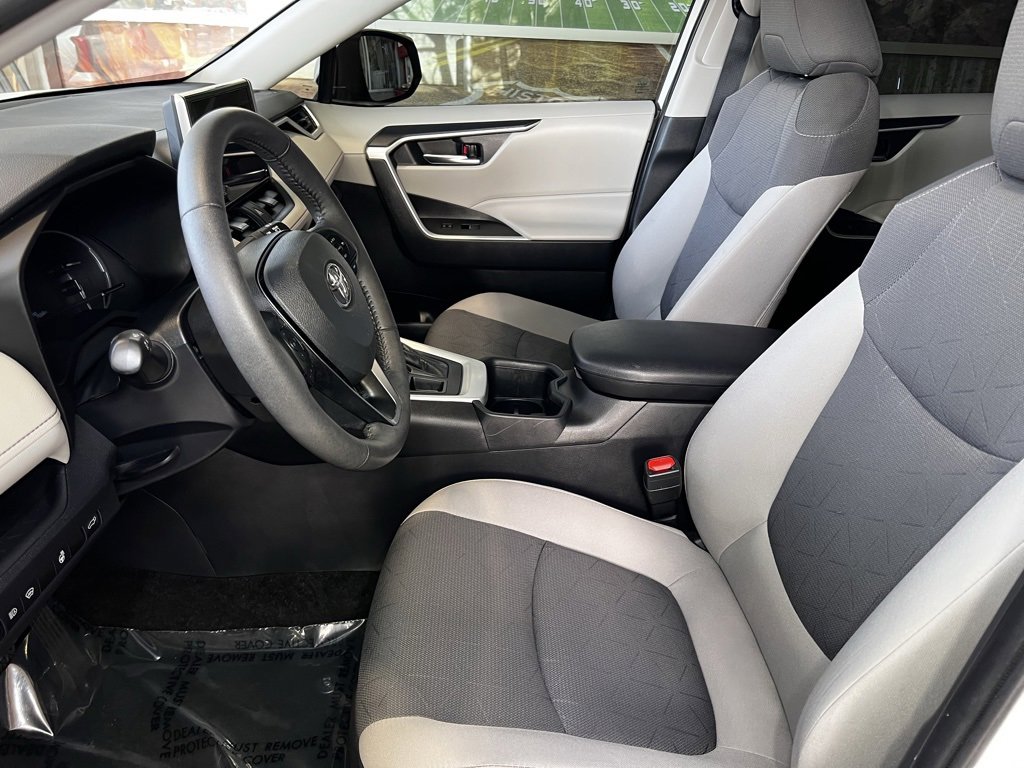 Used 2024 Toyota RAV4 XLE image 18