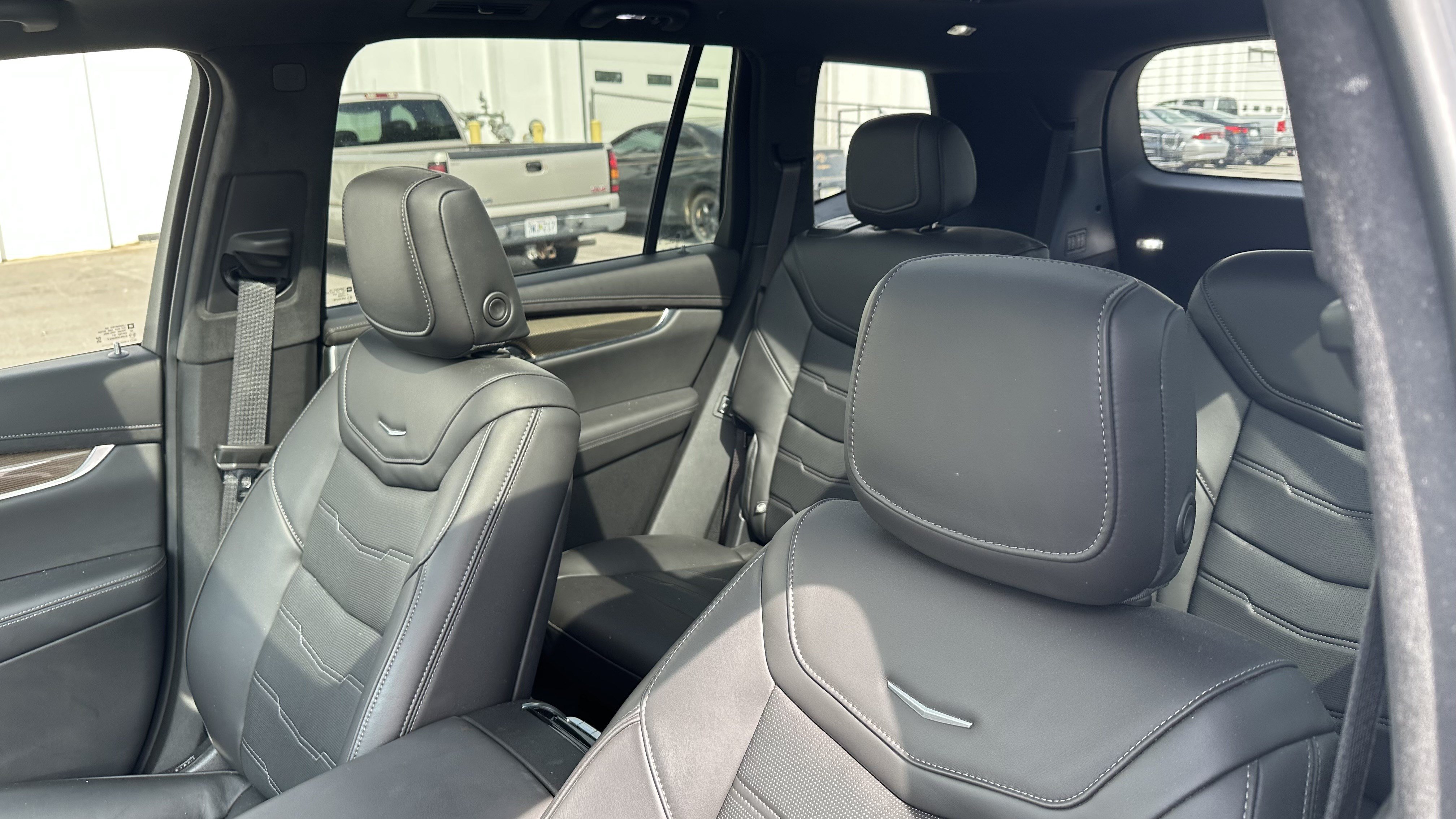 Used 2022 Cadillac XT6 Premium Luxury w/ Platinum Package AWD/4WD image 18