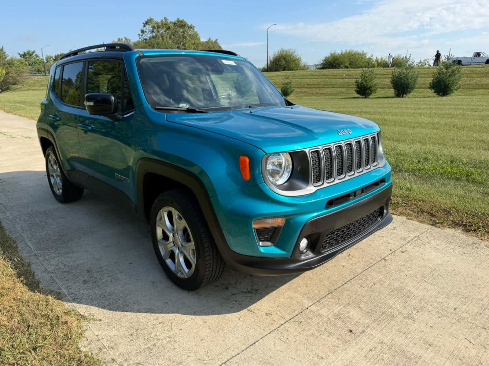 Used 2022 Jeep Renegade Limited AWD/4WD image 7