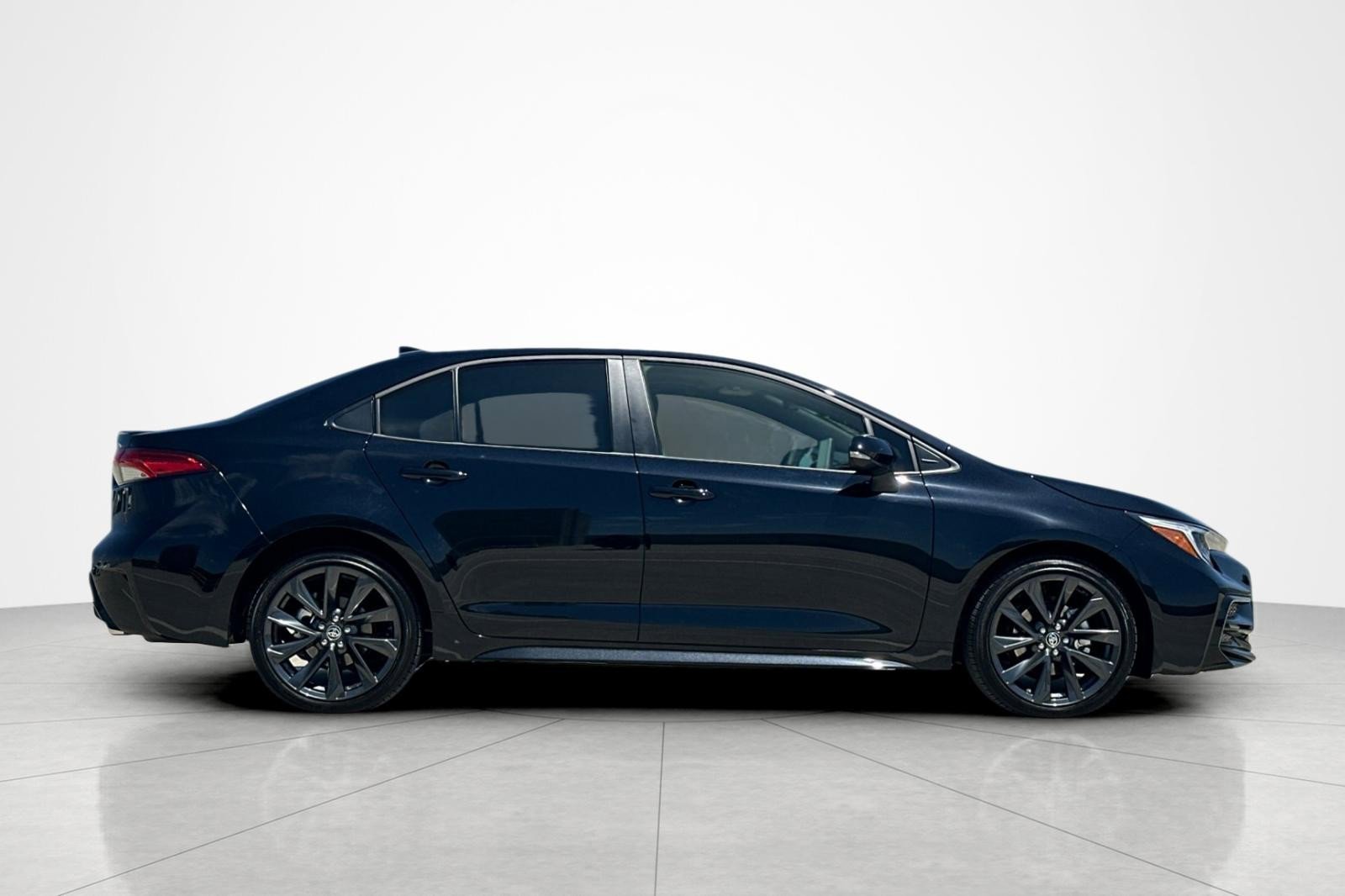 Used 2026 Toyota Corolla XSE FWD image 6