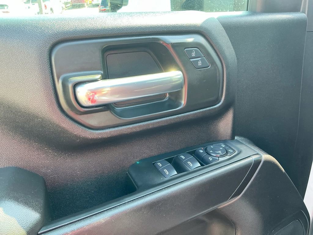 Used 2024 Chevrolet Silverado 2500 Custom w/ Custom Value Package image 16