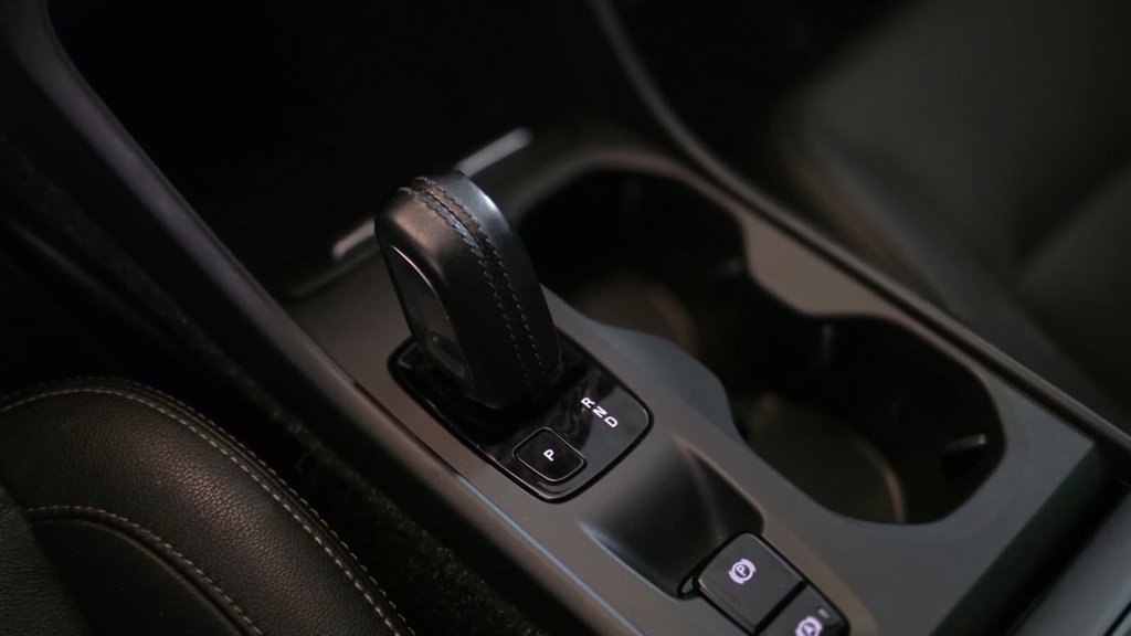 Used 2021 Volvo XC40 T5 Momentum w/ Climate Package image 20