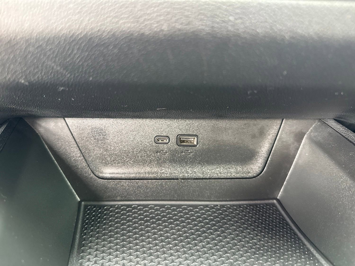 Used 2025 Chevrolet Equinox LT w/ Safety and Technology Package FWD image 23