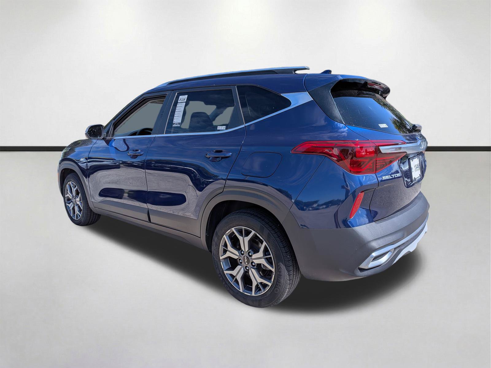 Used 2023 Kia Seltos EX AWD/4WD image 6