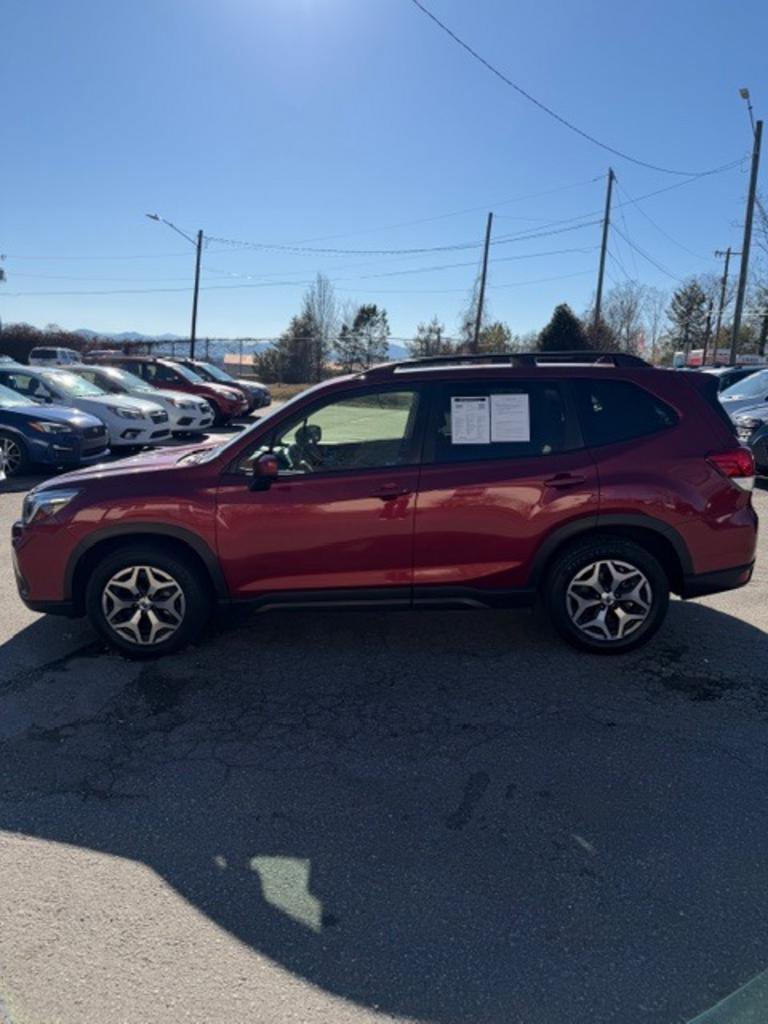 Used 2020 Subaru Forester Premium AWD/4WD image 5