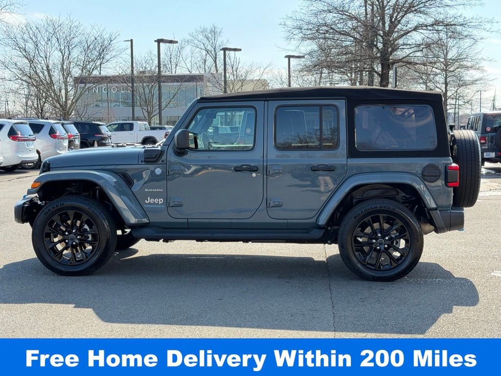 Used 2024 Jeep Wrangler Unlimited Sahara w/ Technology Group image 9