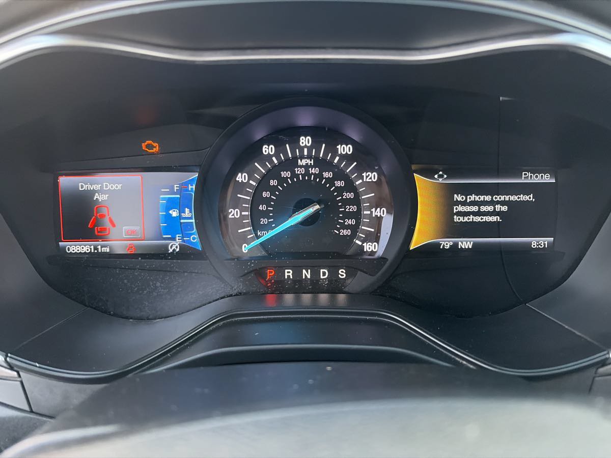 Used 2019 Ford Fusion SE FWD image 34