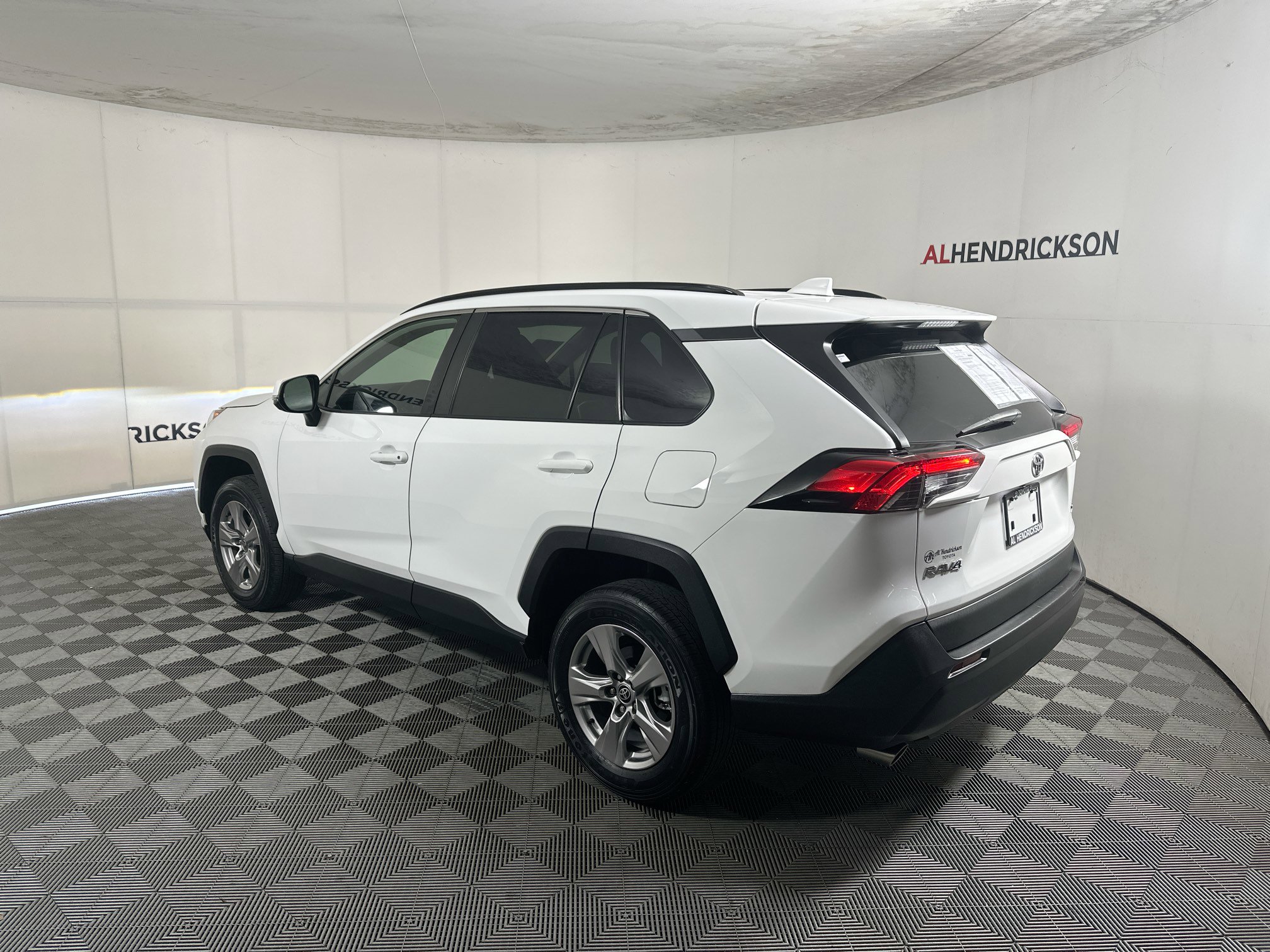 Used 2023 Toyota RAV4 XLE image 5