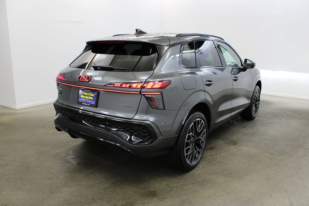 New 2026 Audi Q3 quattro 2.0T AWD/4WD image 5
