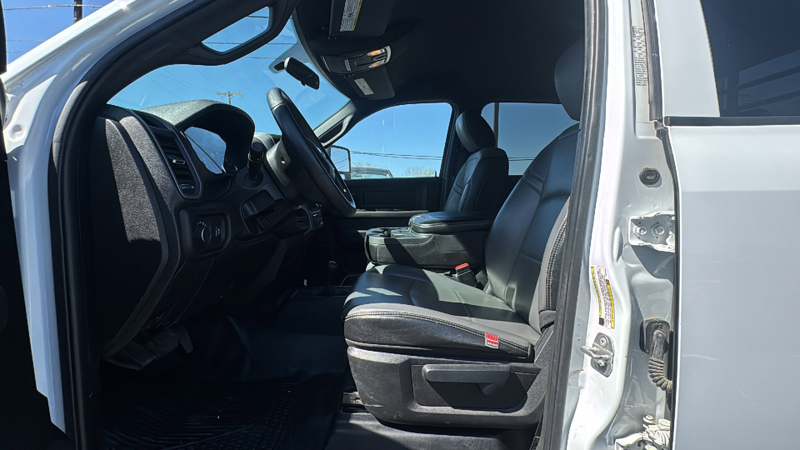 Used 2023 RAM 3500 Tradesman w/ Chrome Appearance Group image 9