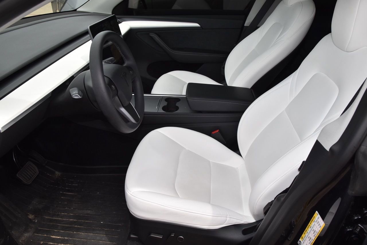 Used 2025 Tesla Model Y Long Range image 11