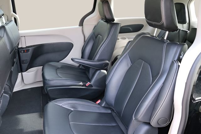 Used 2024 Chrysler Pacifica Select image 14