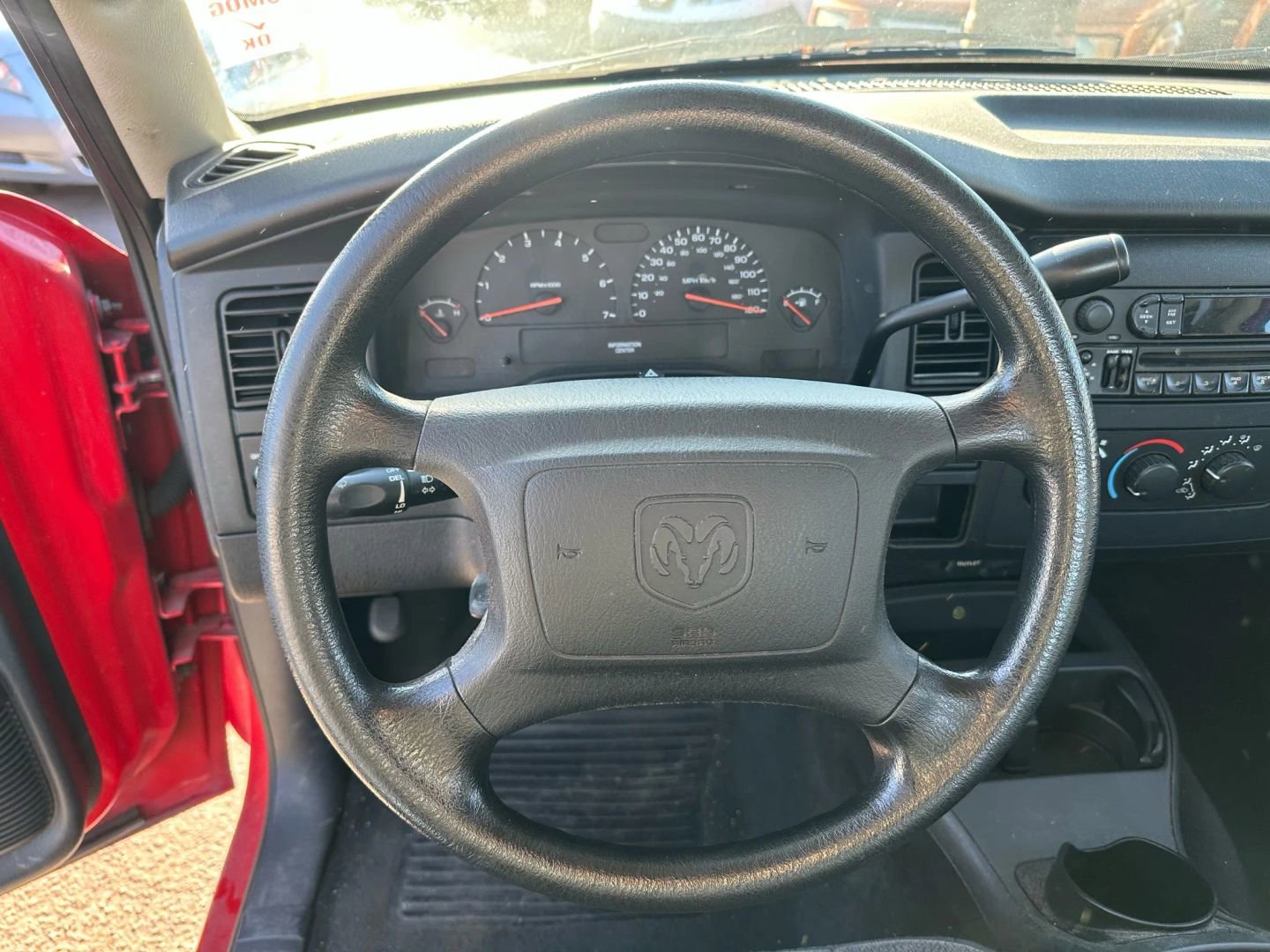 Used 2004 Dodge Dakota 2WD Club Cab w/ Tire & Handling Group image 19