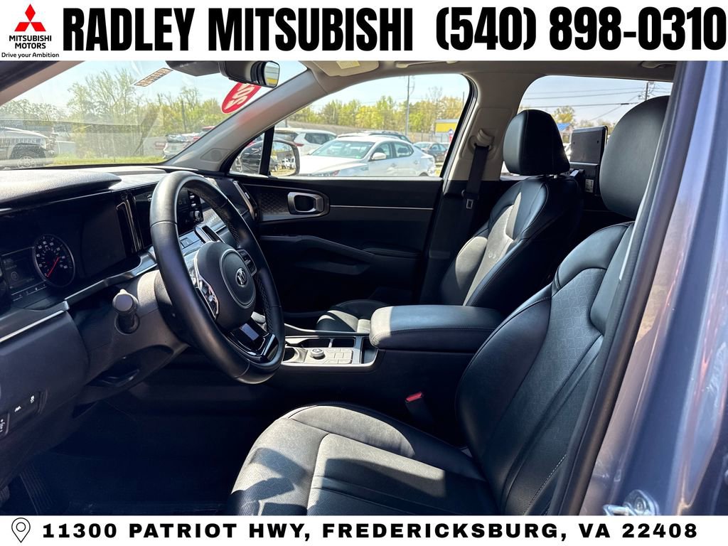 Used 2021 Kia Sorento S w/ Panoramic Sunroof Package image 3