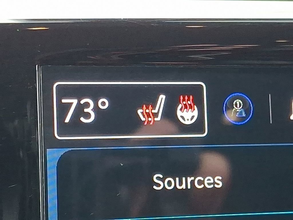 Used 2023 Chrysler Pacifica Touring-L image 24