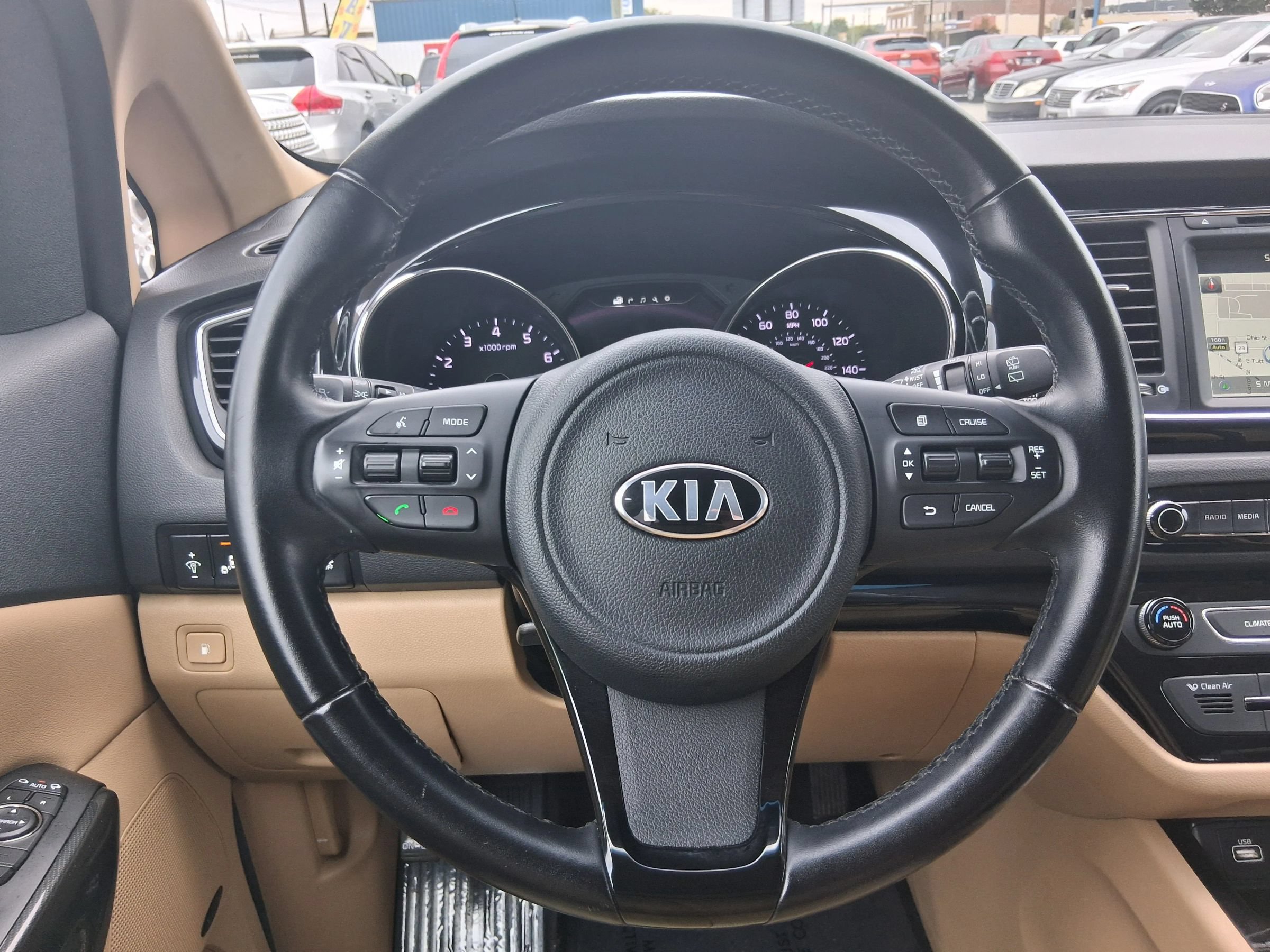 Used 2016 Kia Sedona SX FWD image 15
