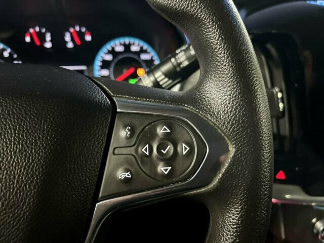 Used 2019 Chevrolet Traverse LS w/ LPO, Blackout Package AWD/4WD image 18
