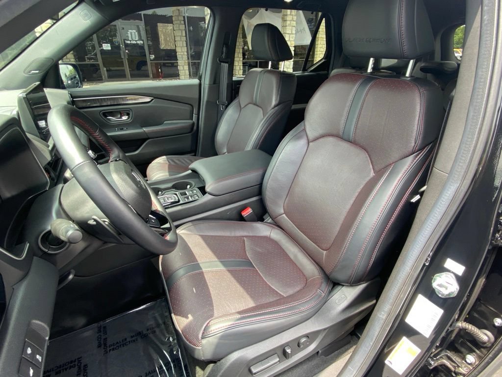 Used 2025 Honda Pilot Black Edition image 22