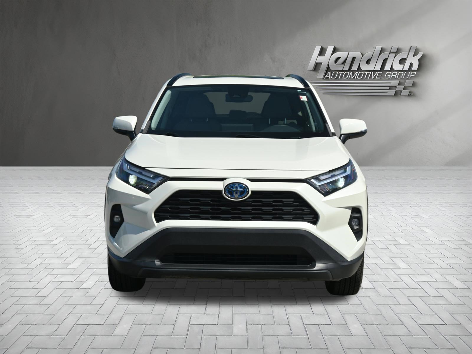 Used 2022 Toyota RAV4 XLE Premium image 6