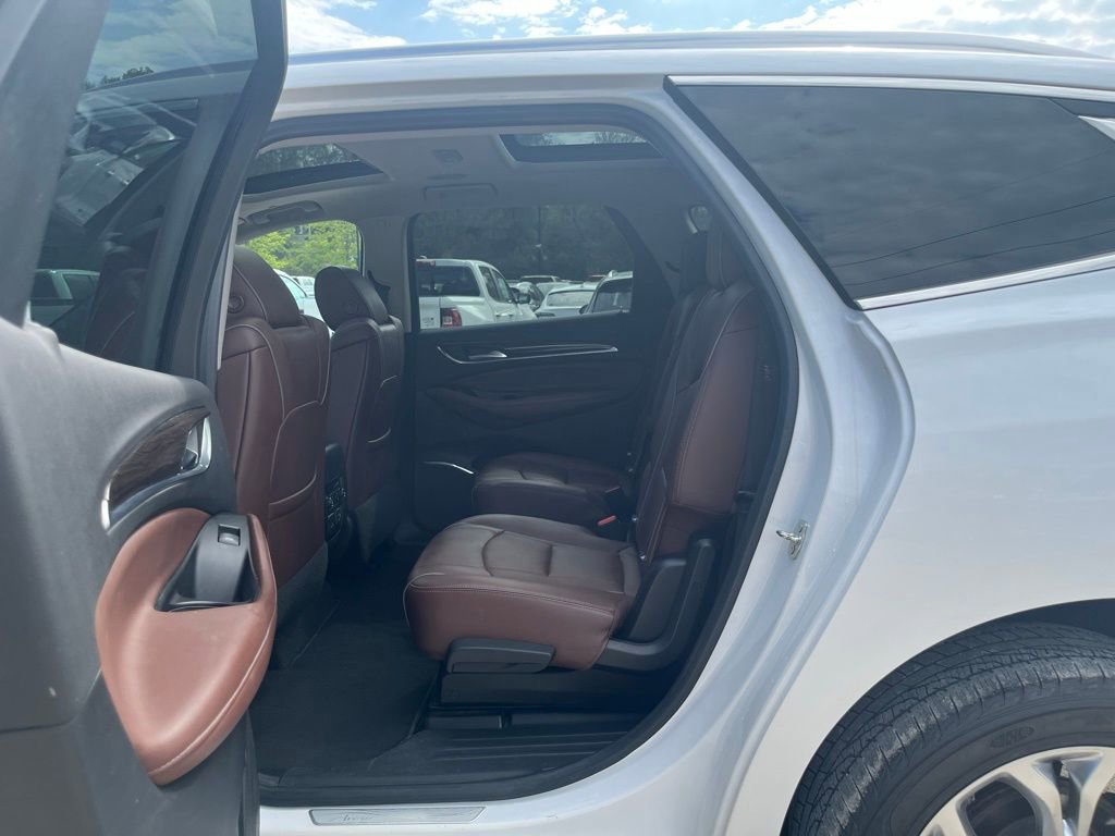 Used 2020 Buick Enclave Avenir w/ Avenir Technology Package AWD/4WD image 26