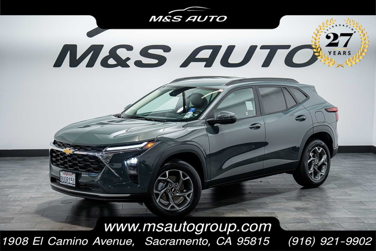 Used 2025 Chevrolet Trax LT w/ LT Convenience Package