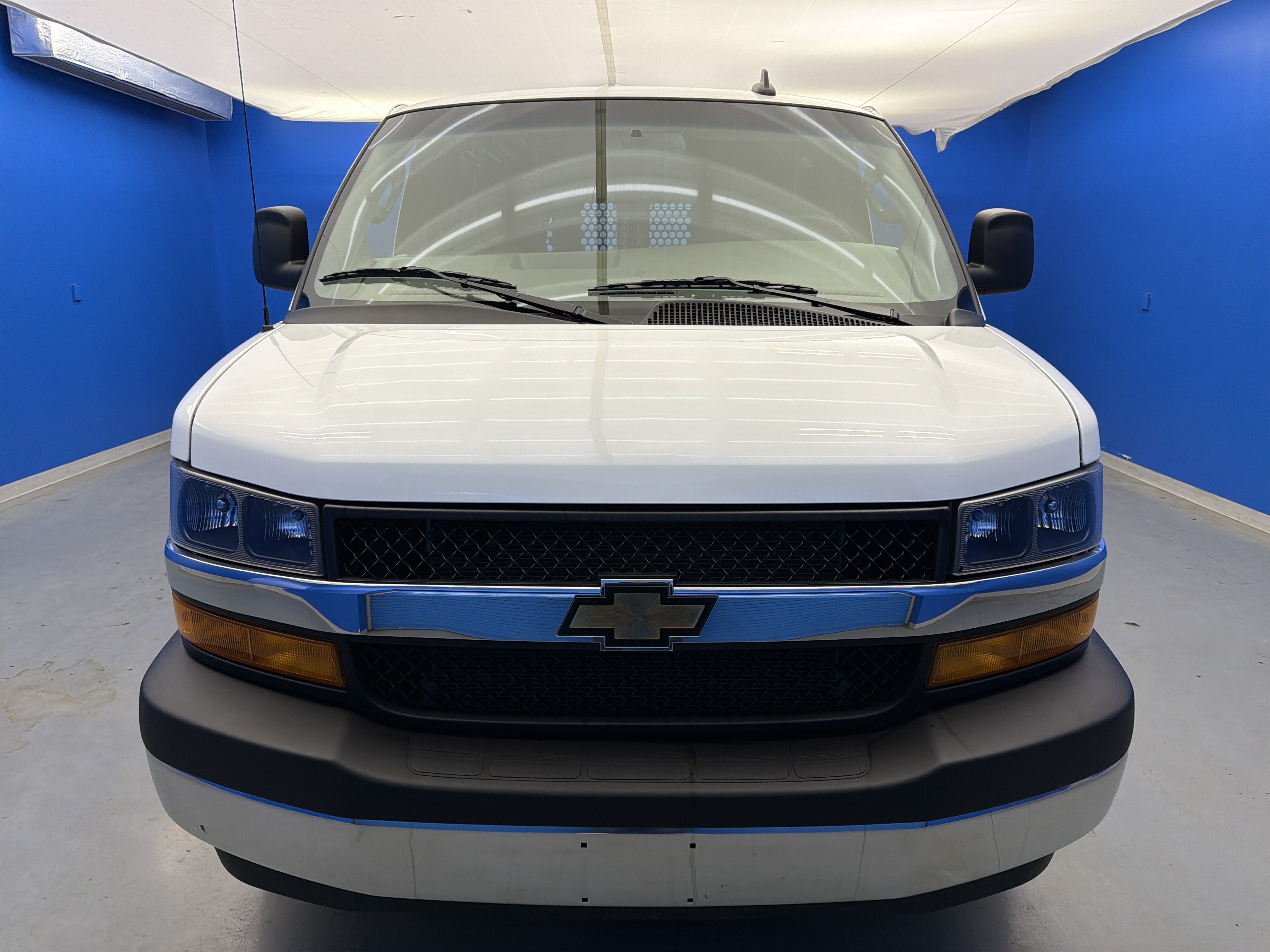 Used 2024 Chevrolet Express 2500 w/ Driver Convenience Package RWD image 3