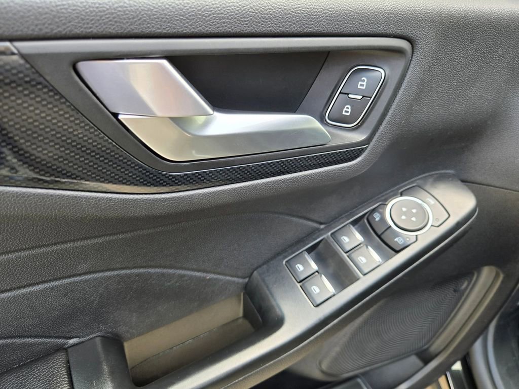 Used 2025 Ford Escape ST-Line FWD image 13