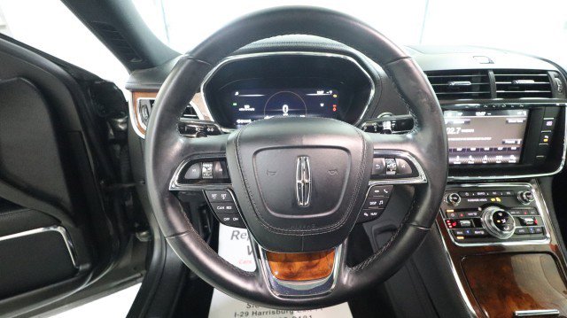 Used 2017 Lincoln Continental Select image 21