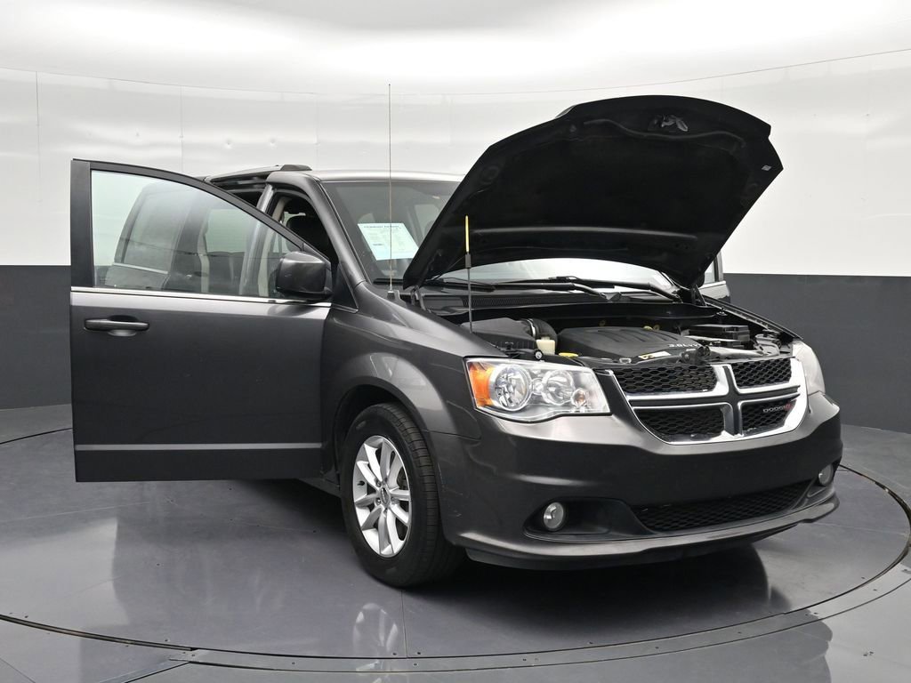 Used 2018 Dodge Grand Caravan SXT image 15