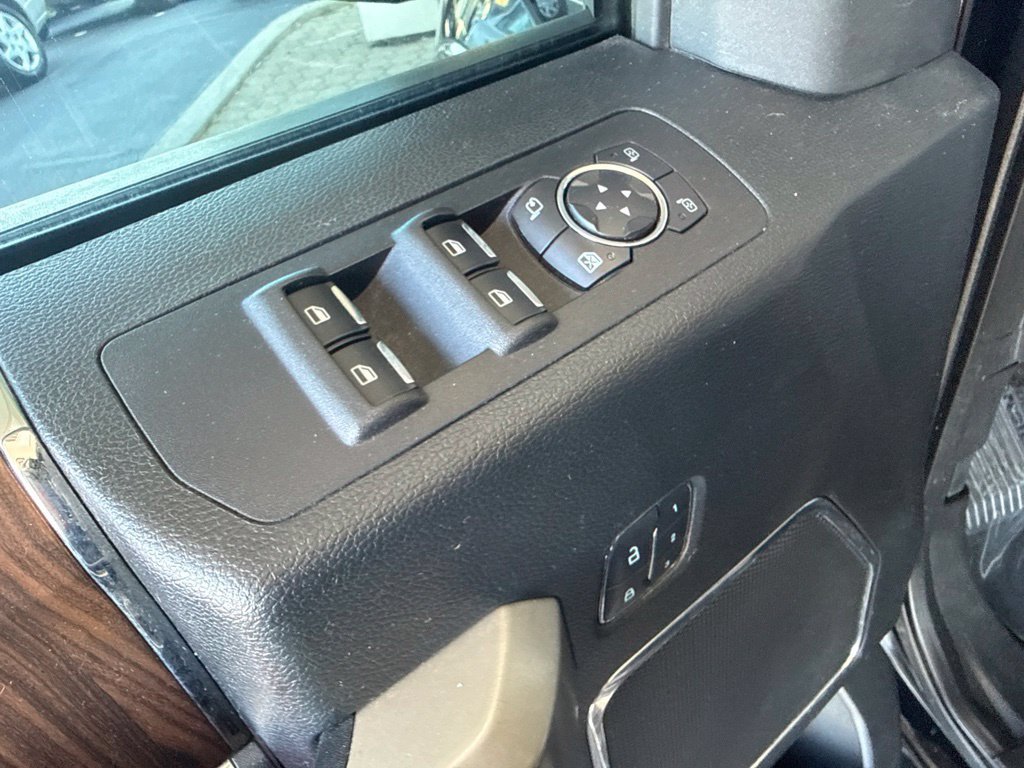 Used 2016 Ford F150 Lariat w/ Equipment Group 502A Luxury AWD/4WD image 15