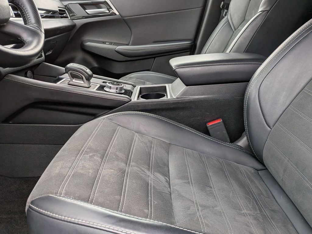 Used 2024 Mitsubishi Outlander SE AWD/4WD image 11