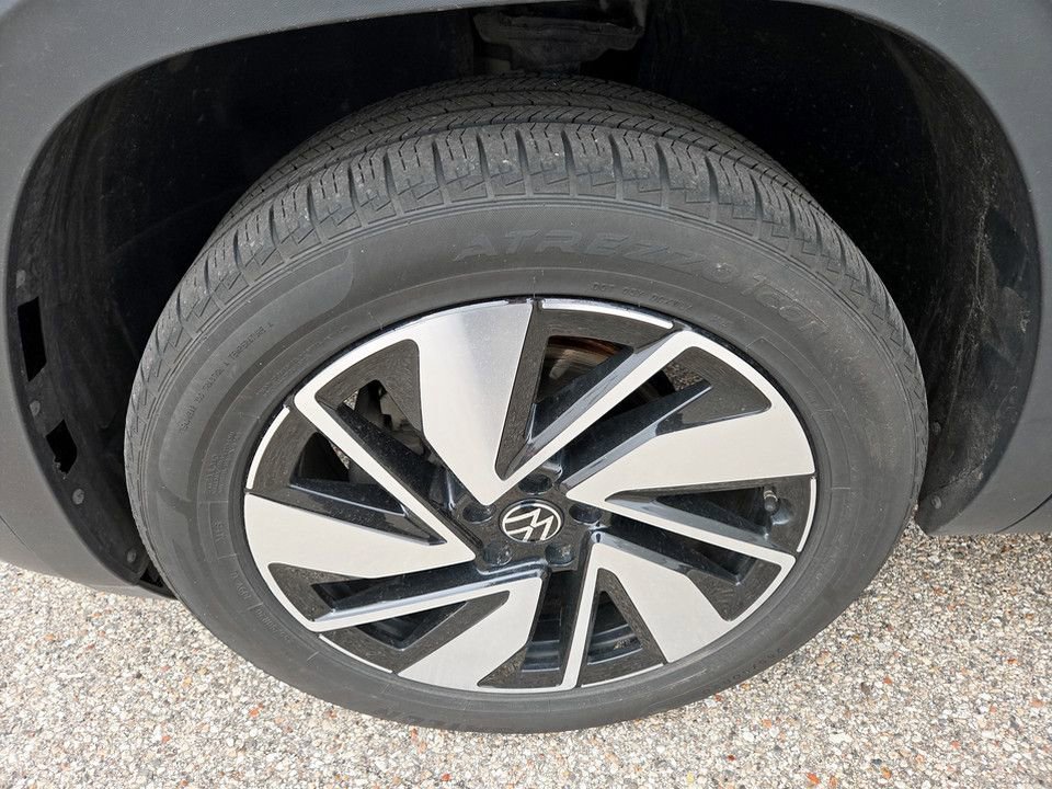 Used 2024 Volkswagen Atlas SE image 37