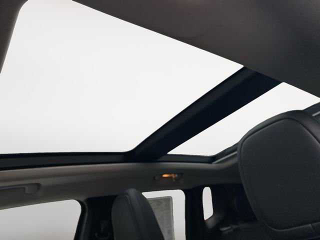 Used 2022 Jeep Renegade Trailhawk w/ Sun/Sound Group image 31