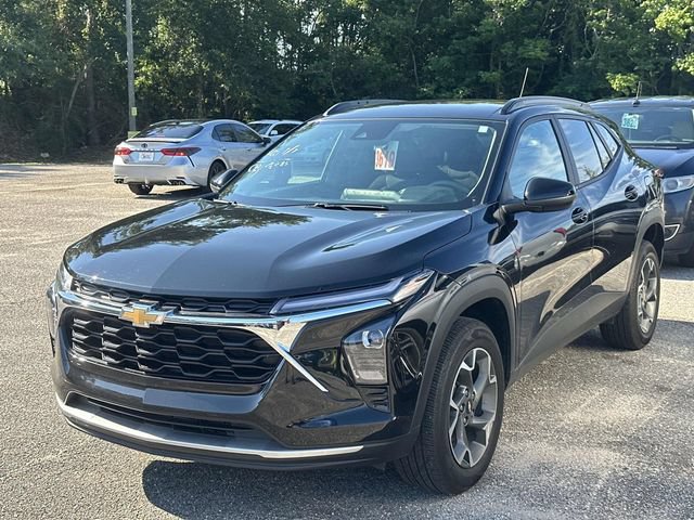 Used 2024 Chevrolet Trax LT FWD image 14