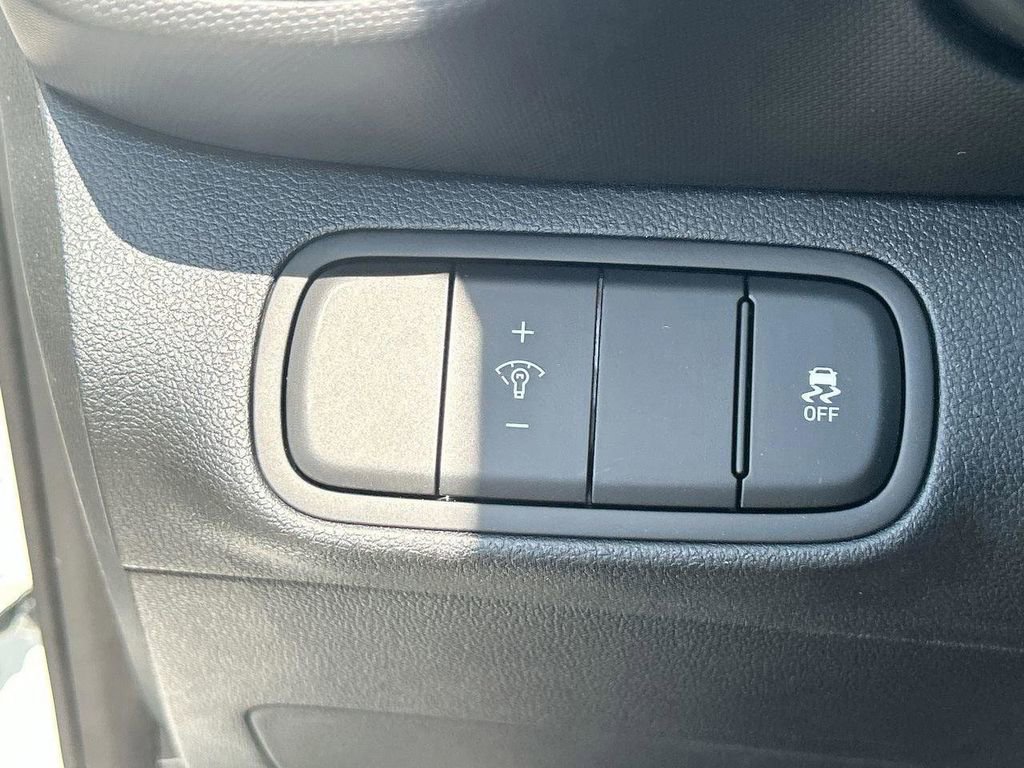 New 2026 Hyundai Venue SE image 28