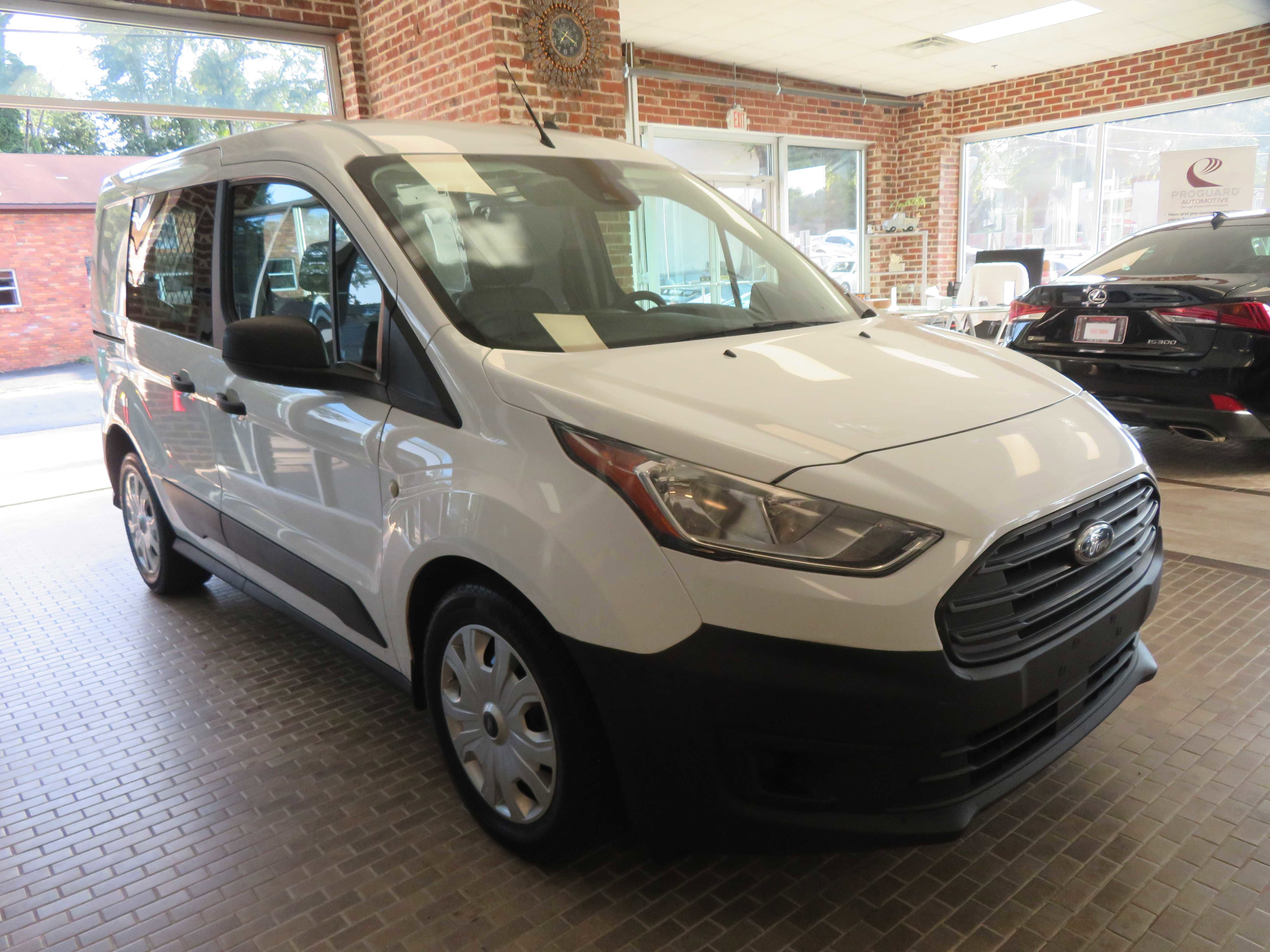 Used 2020 Ford Transit Connect XL image 3