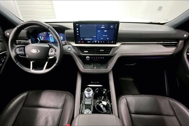 Used 2025 Ford Explorer Platinum image 16