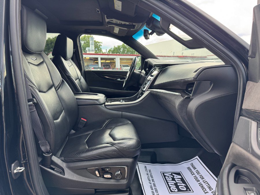 Used 2017 Cadillac Escalade ESV Platinum AWD/4WD image 20