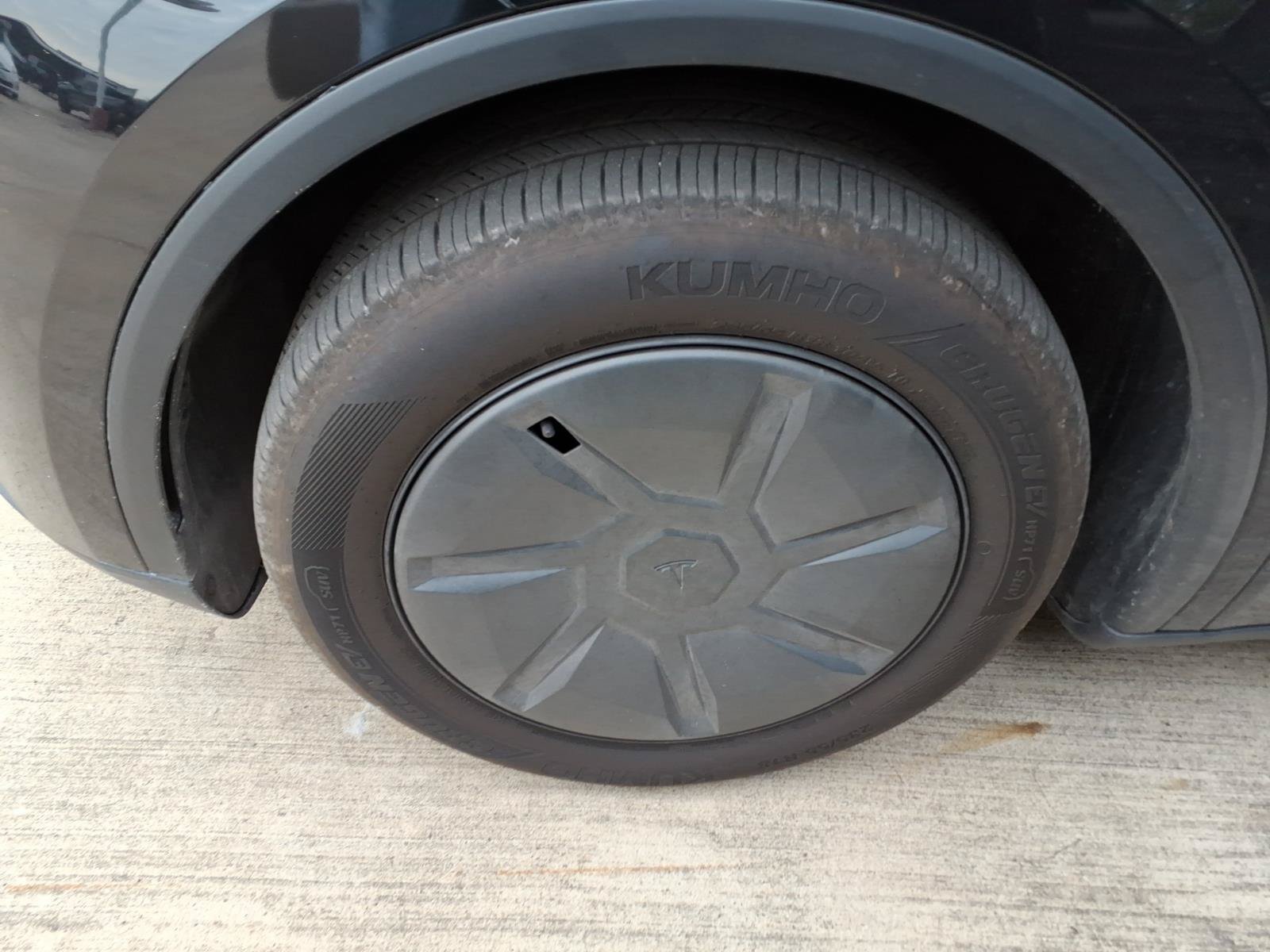 Used 2026 Tesla Model Y 2WD image 10